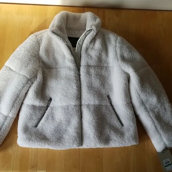 Levi's Women's Stand Collar Sherpa Puffer Jacket - Picture 2 of 12